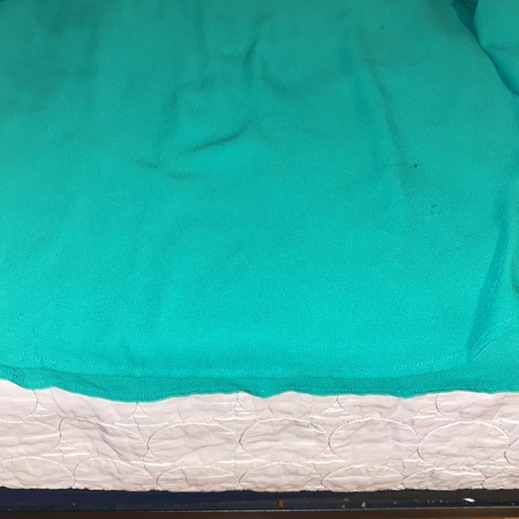 Green blouse - Picture 3 of 5